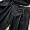 Pantalon Noir à Pinces Élégant