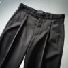 Pantalon Noir à Pinces Élégant